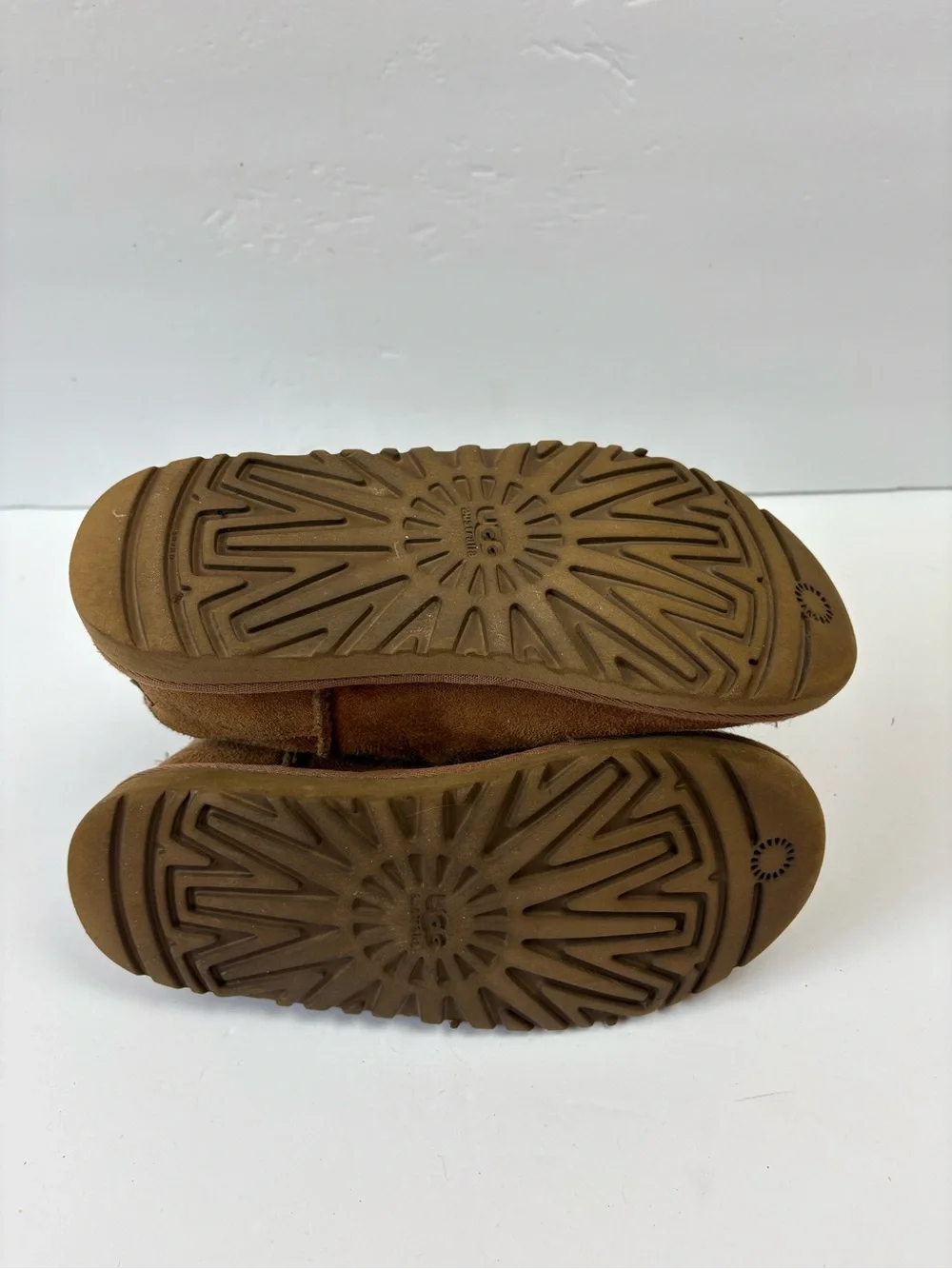 Ugg Australia Classic Short Boots 5251 Suede Brown Shearling Shoes Winter size 4